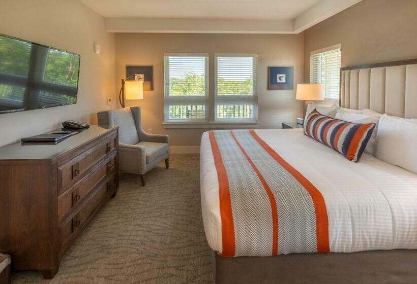 جناح سرير كينج, Lakeside Lodge Clemson