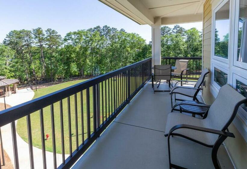 جناح سرير كينج, Lakeside Lodge Clemson