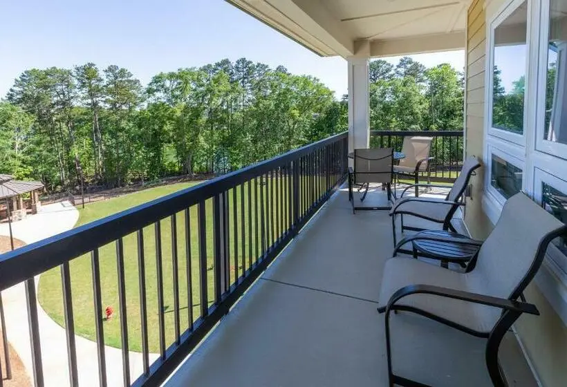 キングサイズベッドのスイートルーム, Lakeside Lodge Clemson