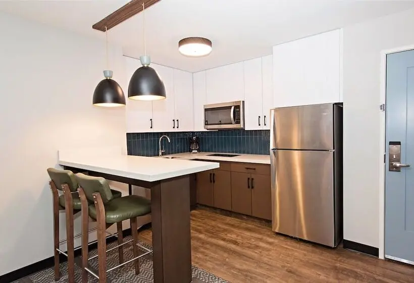 身障者適用スイートルーム, Staybridge Suites   Denver North   Thornton, An Ihg