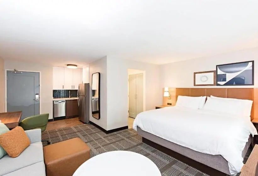 キングサイドベッドのスタンダードワンルーム, Staybridge Suites   Denver North   Thornton, An Ihg