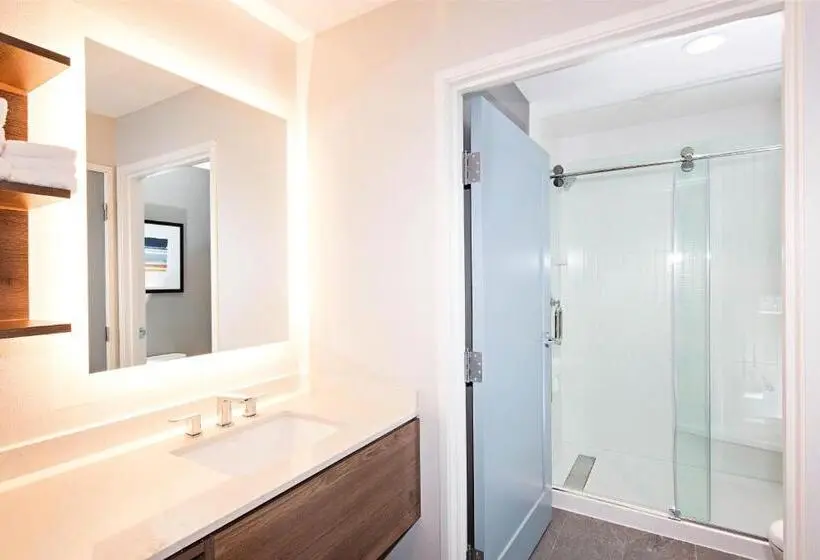 キングサイドベッドのスタンダードワンルーム, Staybridge Suites   Denver North   Thornton, An Ihg