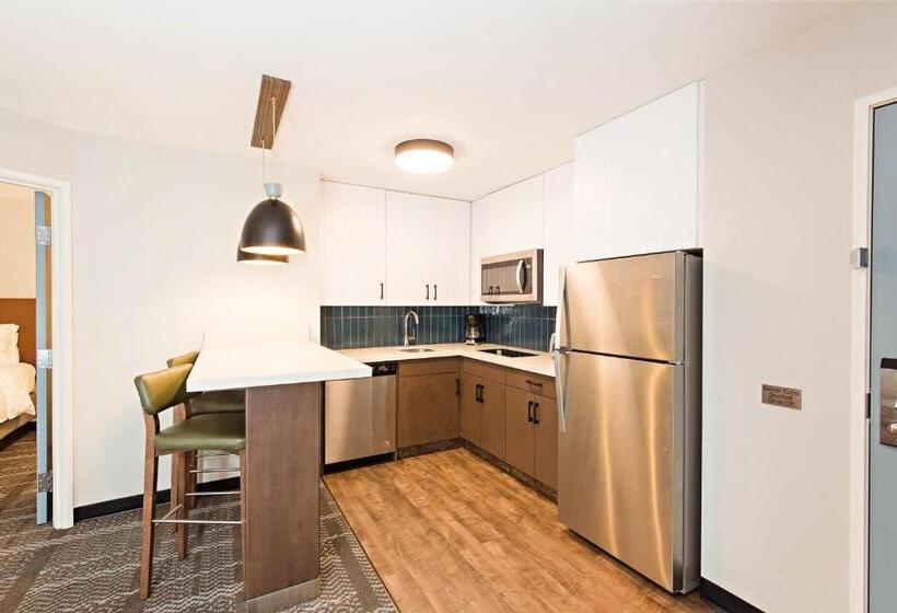 غرفة قياسية سرير كينج لذوى الإحتياجات الخاصة, Staybridge Suites   Denver North   Thornton, An Ihg