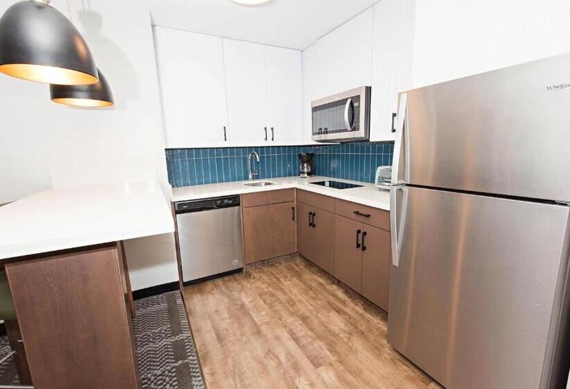 غرفة قياسية سرير كينج لذوى الإحتياجات الخاصة, Staybridge Suites   Denver North   Thornton, An Ihg