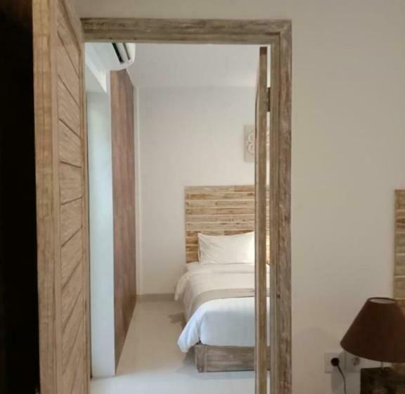 חדר דלוקס, Tirtha Khayangan