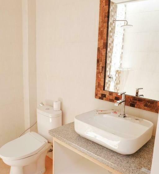 חדר דלוקס, Tirtha Khayangan