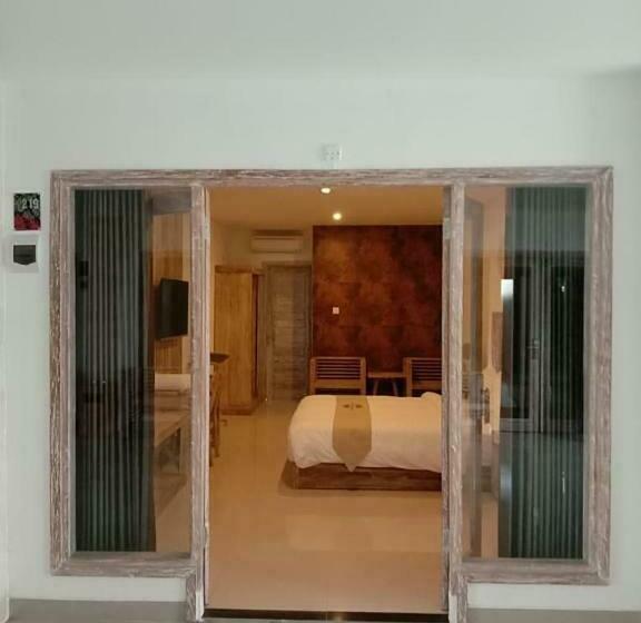 Quarto Superior com Sacada, Tirtha Khayangan