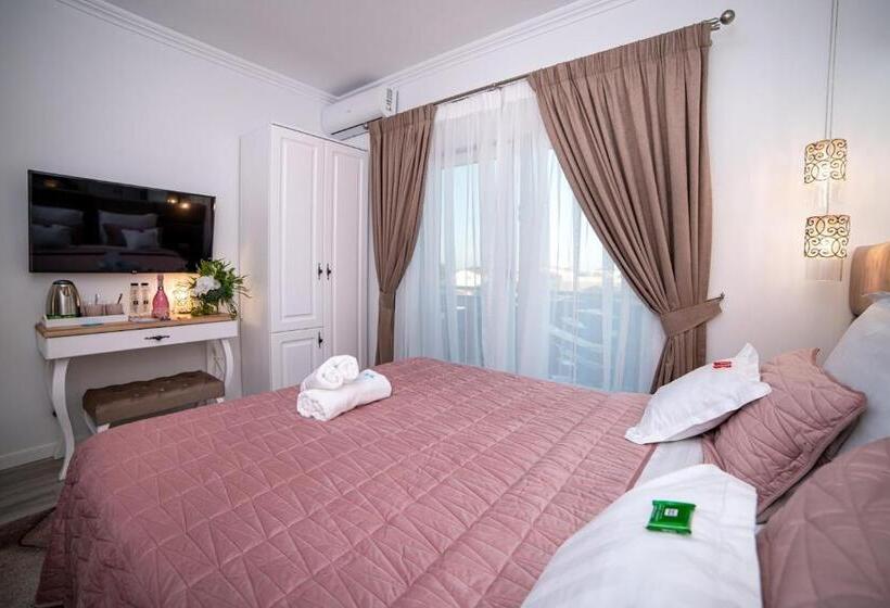 اتاق لوکس, Club Waves   Vama Veche