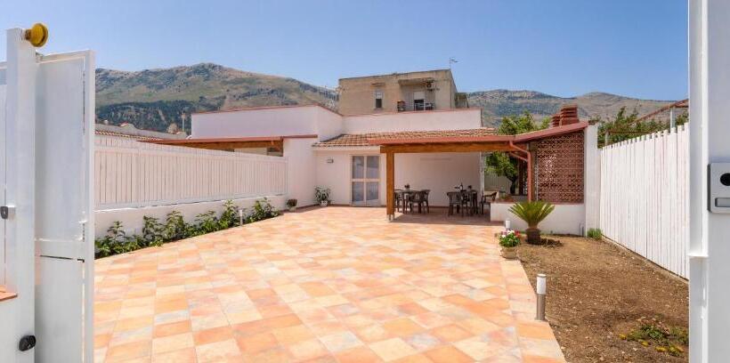 スタンダードルーム, Arricàmpati Rooms In Villa & Rent Car Airport