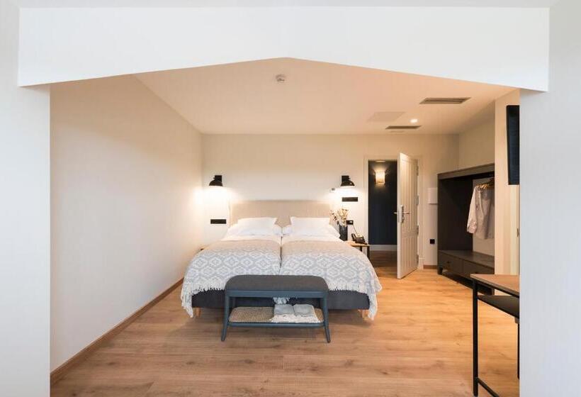 Трехместный Superior Вид на Море, Rías Altas   Hotel Restaurante