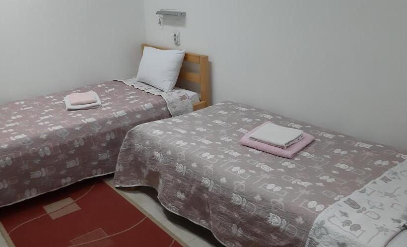 اتاق استاندارد, Crystal Lights