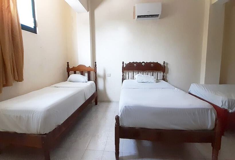 패밀리 룸, Costa Maria