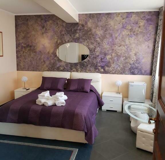 غرفة قياسية, Liberty Rooms