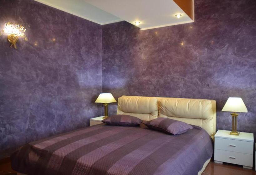 标准间, Liberty Rooms