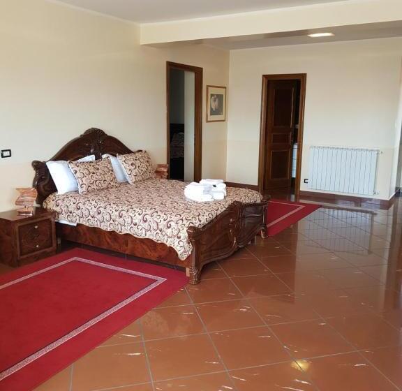 جناح, Liberty Rooms