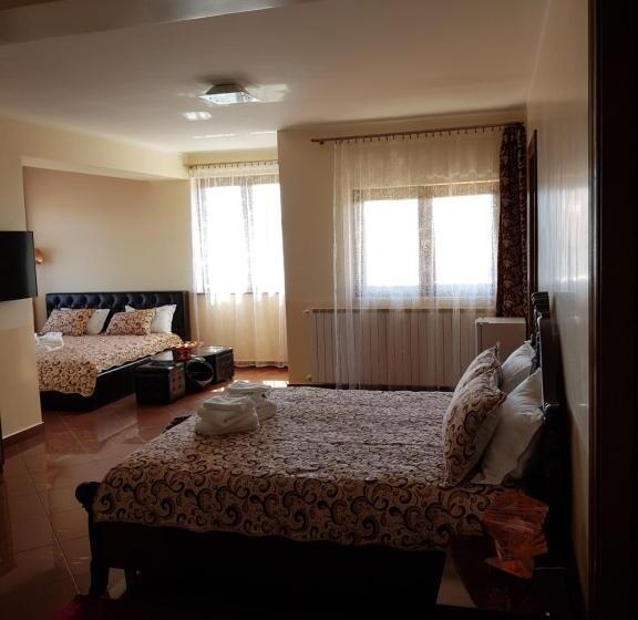 جناح, Liberty Rooms