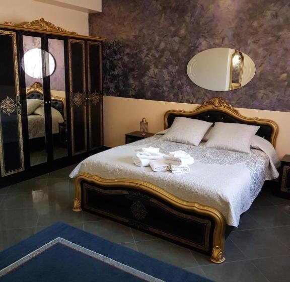 غرفة قياسية ثلاثية, Liberty Rooms