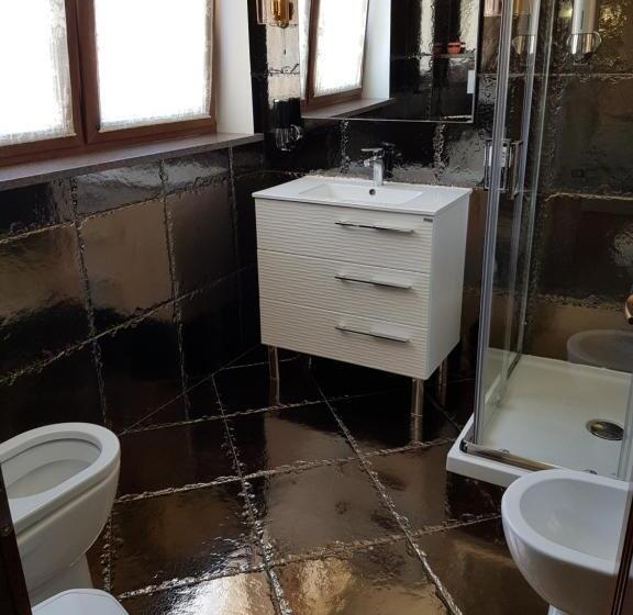 标准三人间, Liberty Rooms
