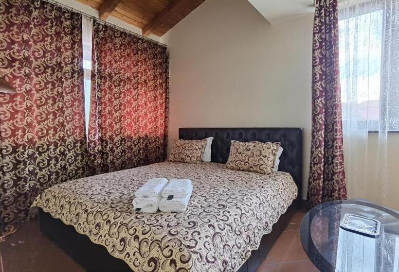 جناح, Liberty Rooms