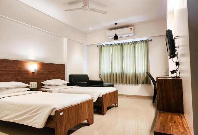 Quarto Deluxe, Rajwada Aurangabad