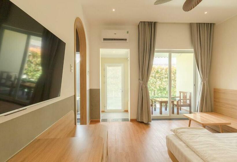 اتاق لوکس, Tây Tiến Bungalow