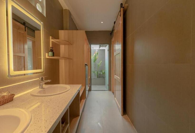 اتاق استاندارد چهارنفره با چشمانداز باغ, Tây Tiến Bungalow