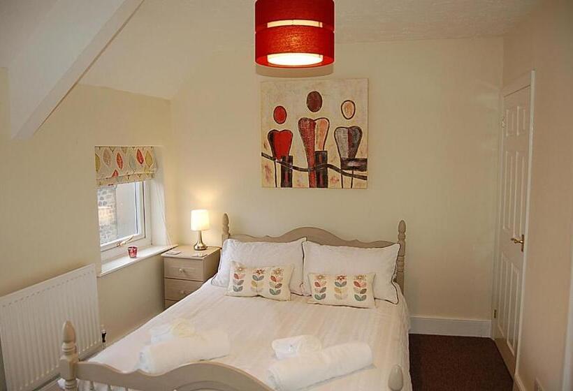 غرفة عائلية, Saint Cadfans Lodge