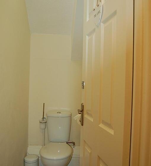 غرفة عائلية, Saint Cadfans Lodge