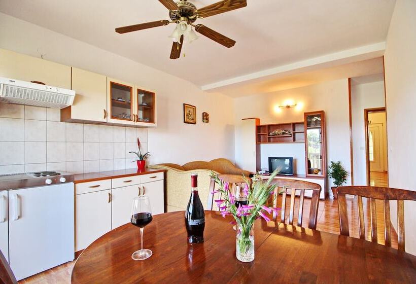 带1个卧室带花园景观的公寓, Apartments Veselka