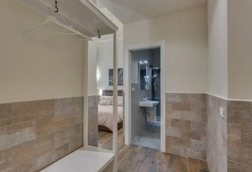 اتاق لوکس سه تخته, Navona Charme Suite