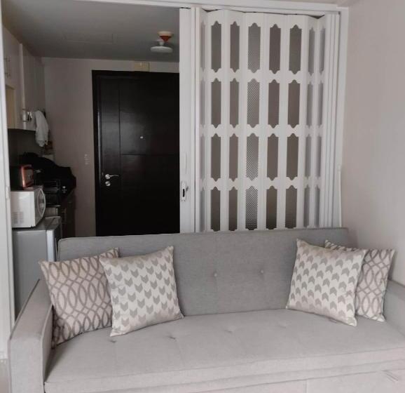 استودیو استاندارد با بالکن, Prs At One Palm Tree Villa Near Airport