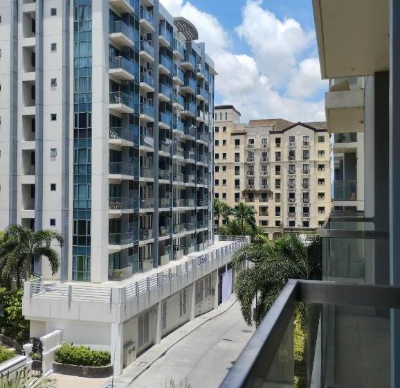 استودیو استاندارد با بالکن, Prs At One Palm Tree Villa Near Airport