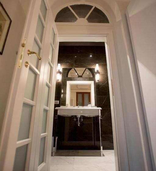 سوئیت با تخت بزرگ, Borgo Pinti Suites Le Stanze Dei Nobili