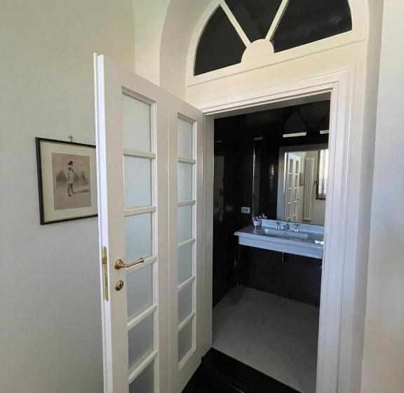 سوئیت با تخت بزرگ, Borgo Pinti Suites Le Stanze Dei Nobili