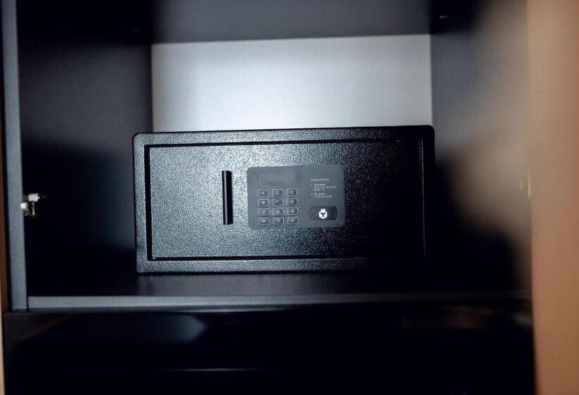 آپارتمان 1 خوابه, Austrian Apart