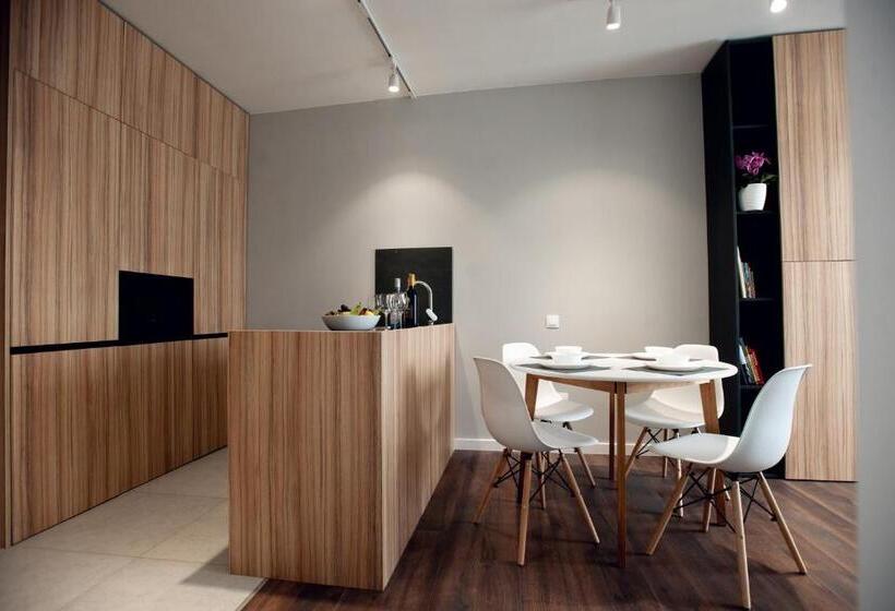 آپارتمان 1 خوابه, Austrian Apart