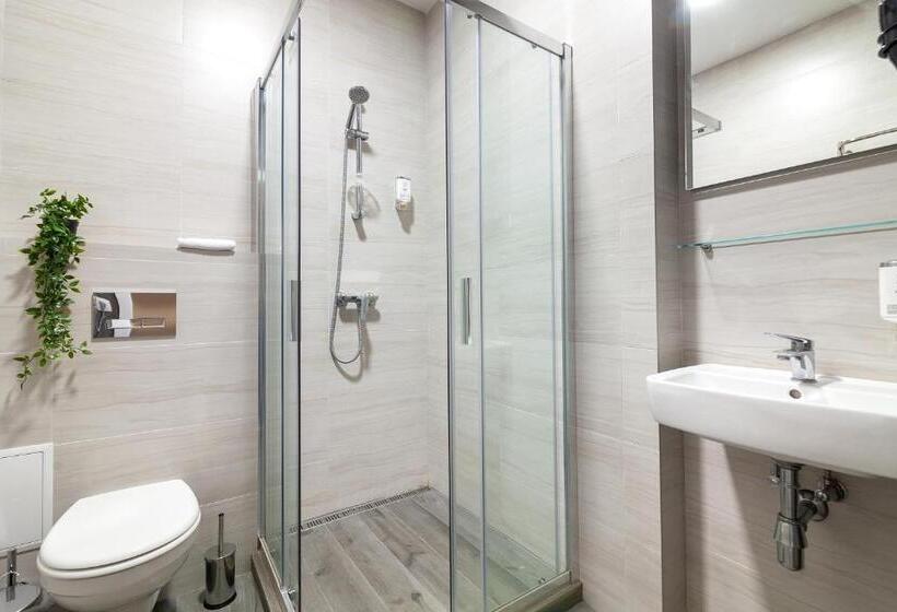 آپارتمان 1 خوابه, Austrian Apart