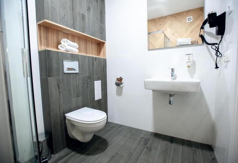 آپارتمان 2 خوابه, Austrian Apart