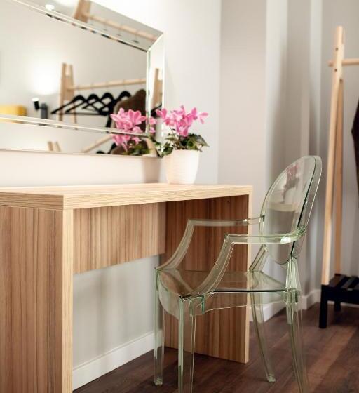 آپارتمان 2 خوابه, Austrian Apart