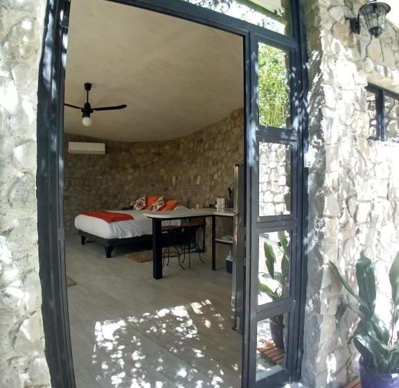 إستوديو ديلوكس, Cabañas Caballieri