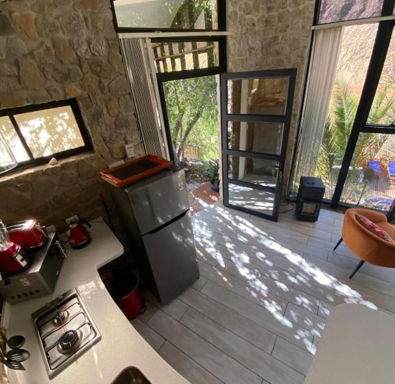 إستوديو ديلوكس, Cabañas Caballieri