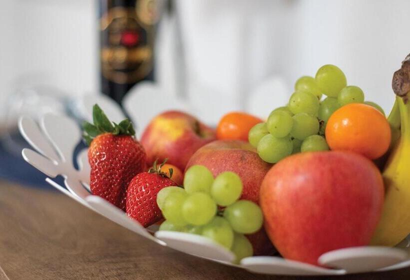 استودیوی لوکس, Szépasszony Fogadó