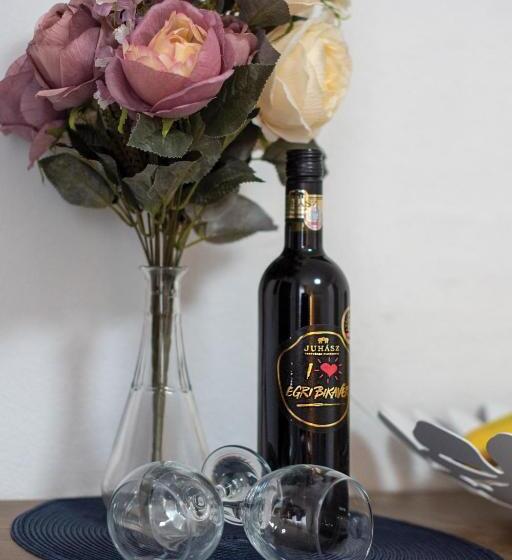 استودیوی لوکس, Szépasszony Fogadó