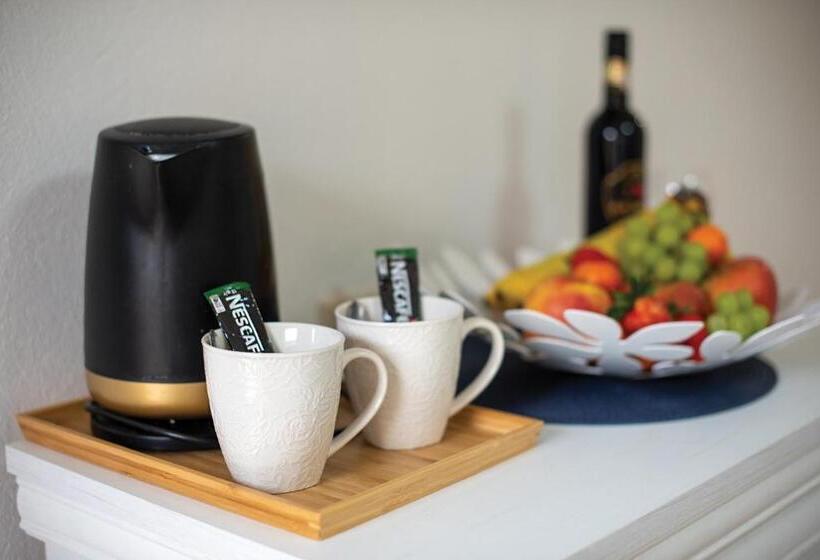 استودیوی لوکس, Szépasszony Fogadó