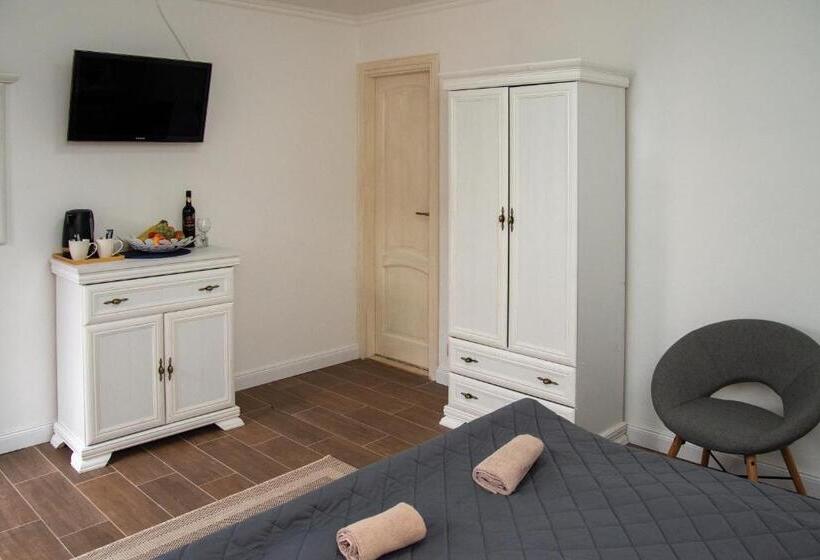 استودیوی لوکس, Szépasszony Fogadó