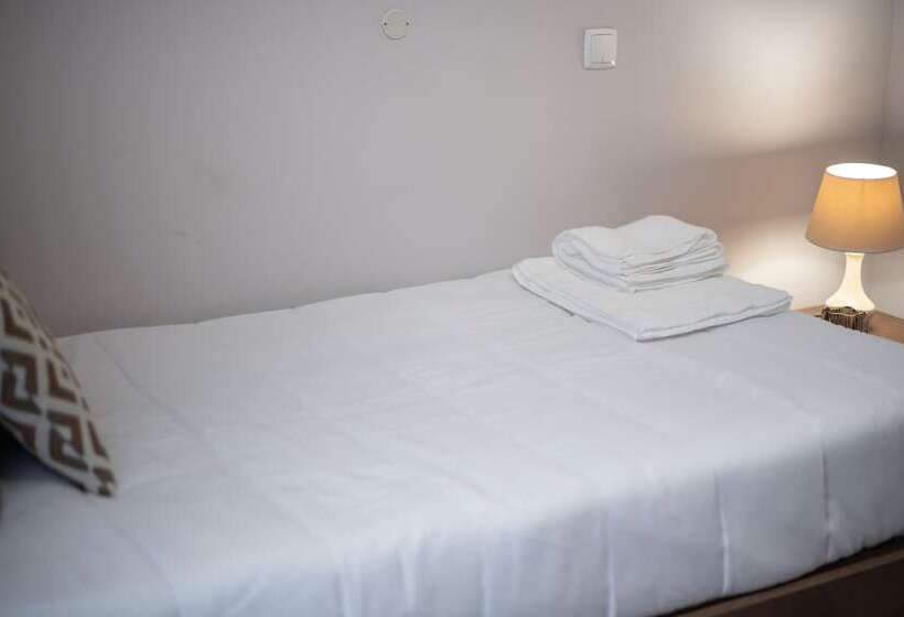 标准三人间, Casa Do Teatro