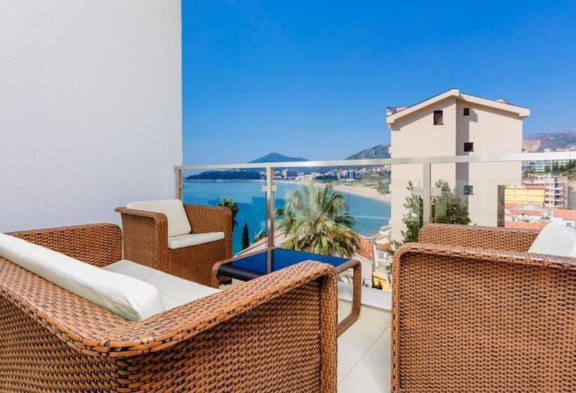 اتاق خانوادگی با چشمانداز دریا, Meridian