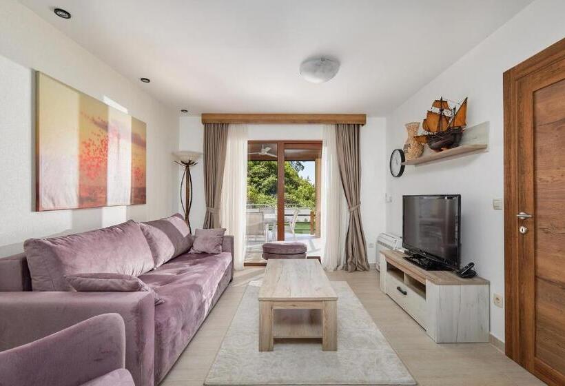 آپارتمان 2 خوابه با چشمانداز دریا, Meridian