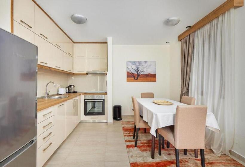 آپارتمان 2 خوابه با چشمانداز دریا, Meridian