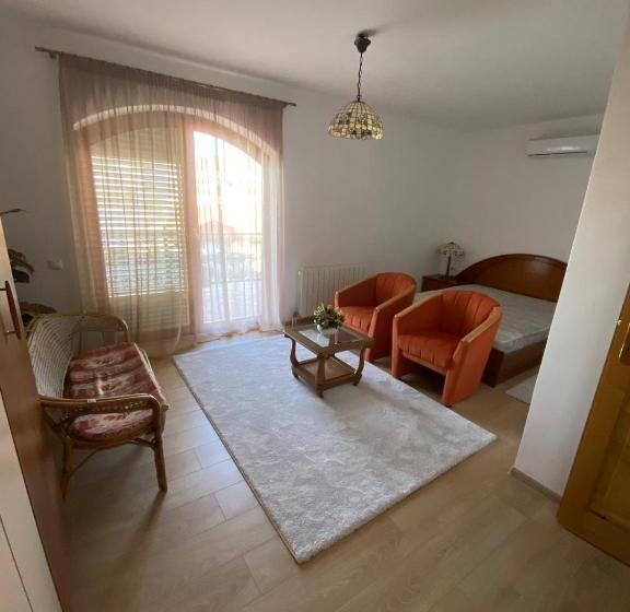 آپارتمان 3 خوابه با چشمانداز دریا, Meridian